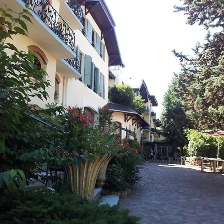Ξενοδοχείο με διαμερίσματα Aux Meubles Du Manoir