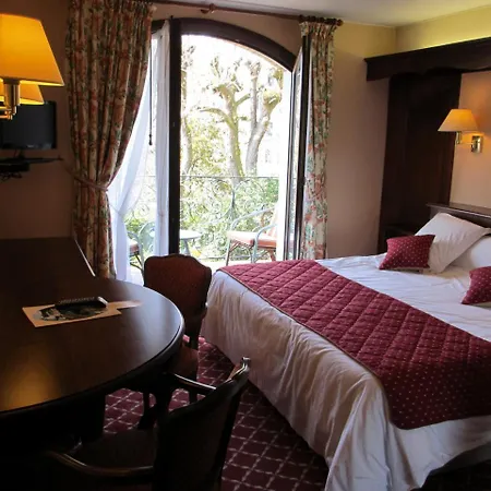 Aux Meubles Du Manoir 3* Εξ Λε Μπαν