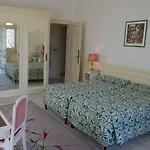 Aux Meubles Du Manoir شقة فندقية إيكس ليه با