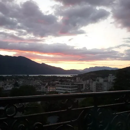 Aux Meubles Du Manoir Lägenhetshotell