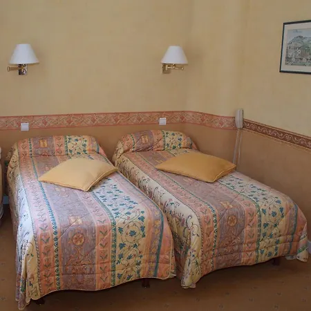 Aux Meubles Du Manoir Lägenhetshotell 3*