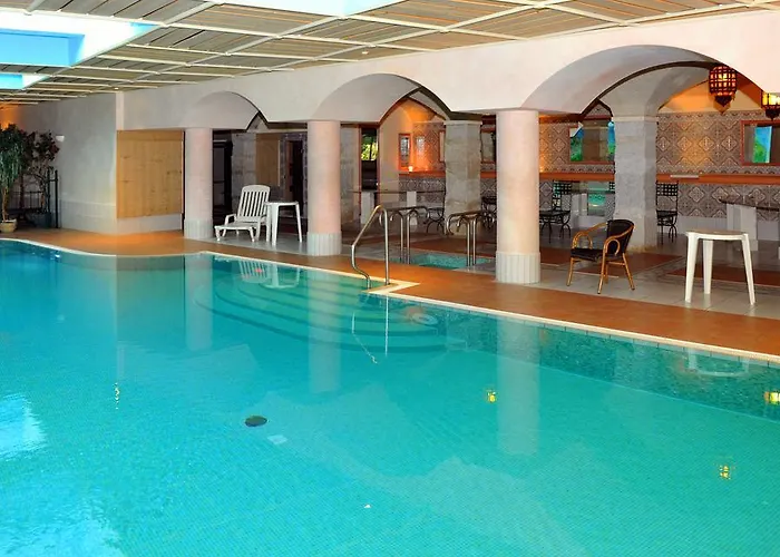 Aux Meubles Du Manoir מלון דירות אקס-לה-באינס