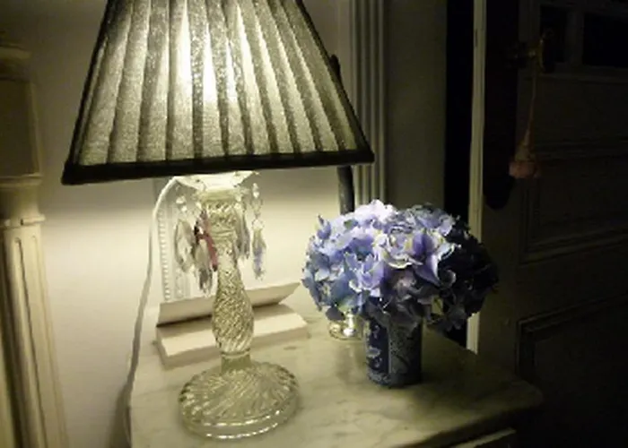 Aux Meubles Du Manoir מלון דירות 3*