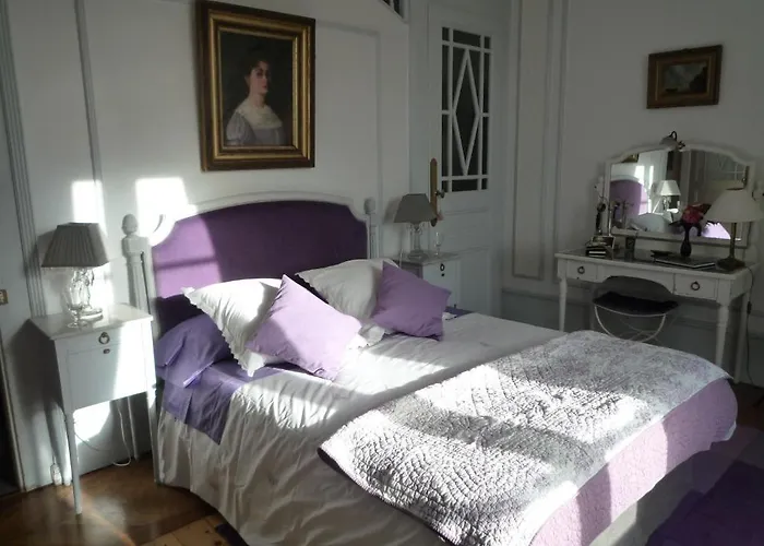 מלון דירות Aux Meubles Du Manoir אקס-לה-באינס