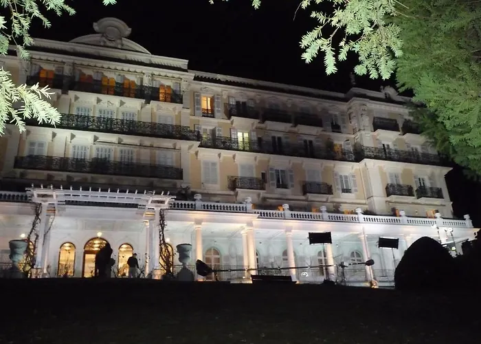 מלון דירות Aux Meubles Du Manoir 3*