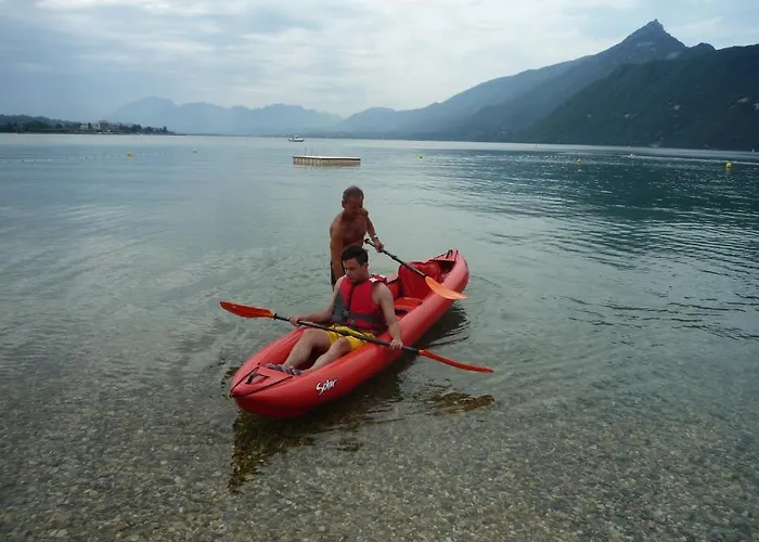 מלון דירות Aux Meubles Du Manoir 3*