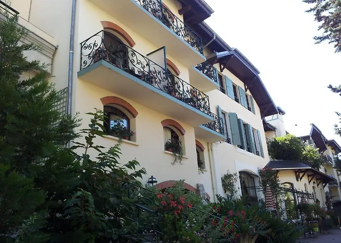 Aparthotel Aux Meubles Du Manoir
