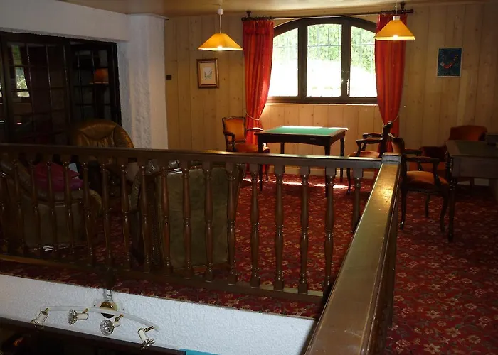 Aux Meubles Du Manoir מלון דירות