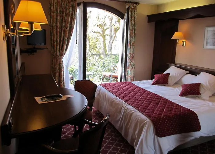 Aux Meubles Du Manoir 3* אקס-לה-באינס